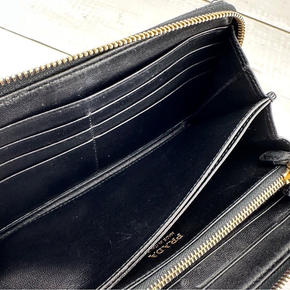 AUTHENTIC Prada Zip Around wallet. Bow details. Black. - Picture 6 of 16